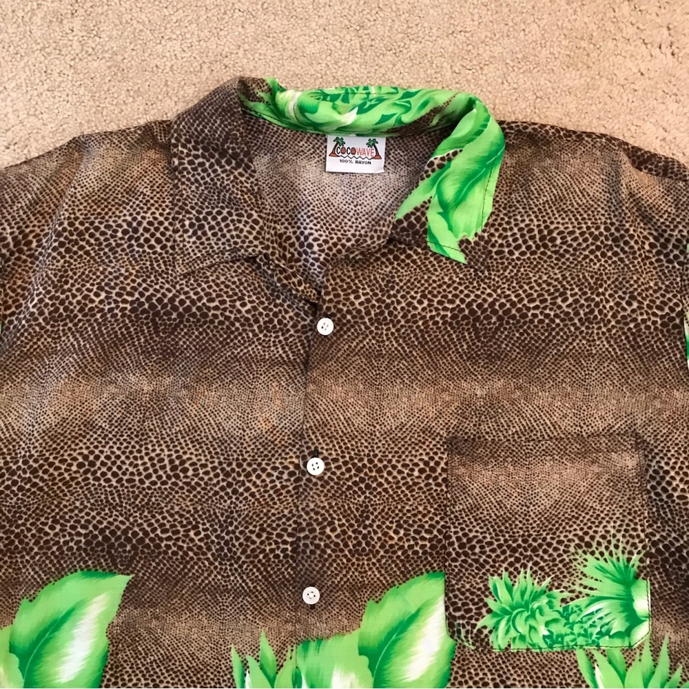 Coco Wave Hawaiian Camp Shirt Mens Medium Brown Green Relaxed Fit Tropical Print - Picture 2 of 9
